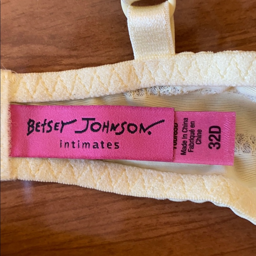 Betsey Johnson intimates bra - Picture 2 of 3